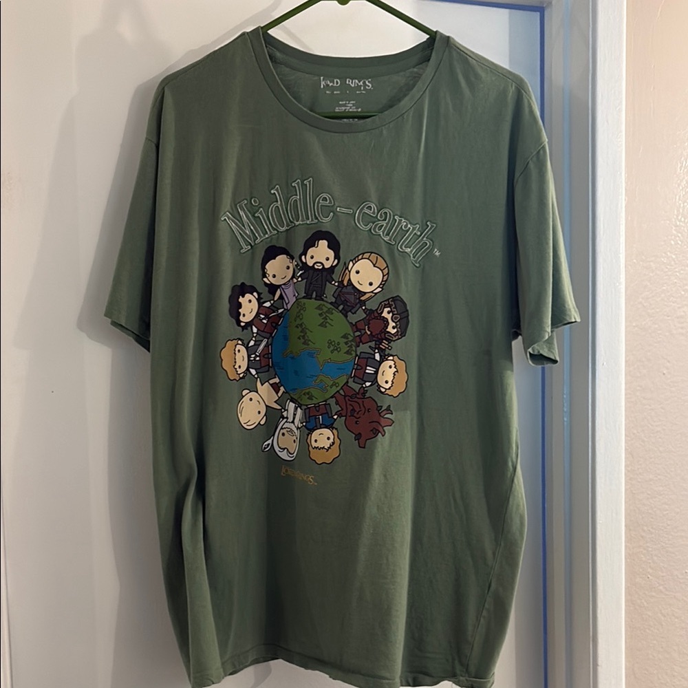 Vintage Lord of the rings. Middle-earth Graphic T-Shirt for woman, defect on tag